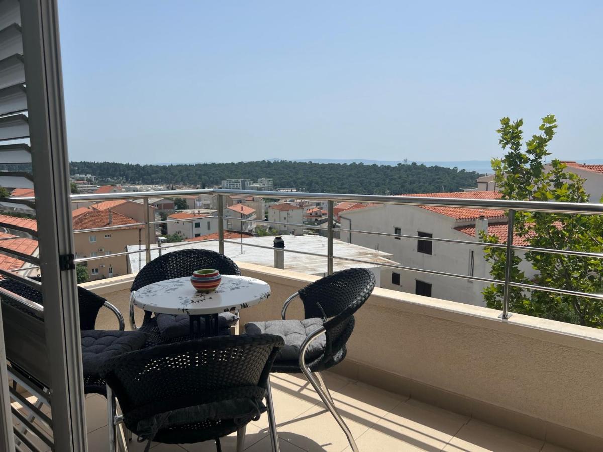 Apartment Lucija - Cozy Flat In The City Center With A Sea View & Parking Makarská Exteriér fotografie