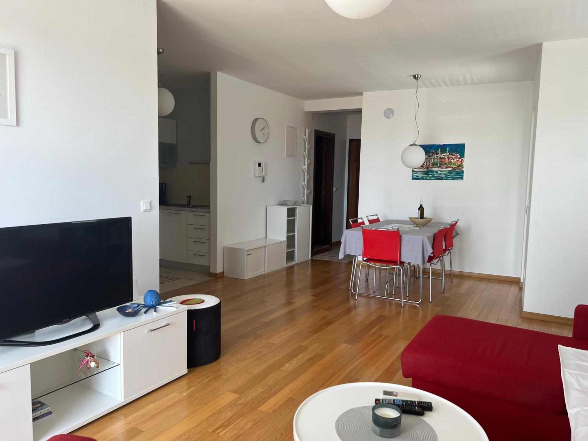 Apartment Lucija - Cozy Flat In The City Center With A Sea View & Parking Makarská Exteriér fotografie